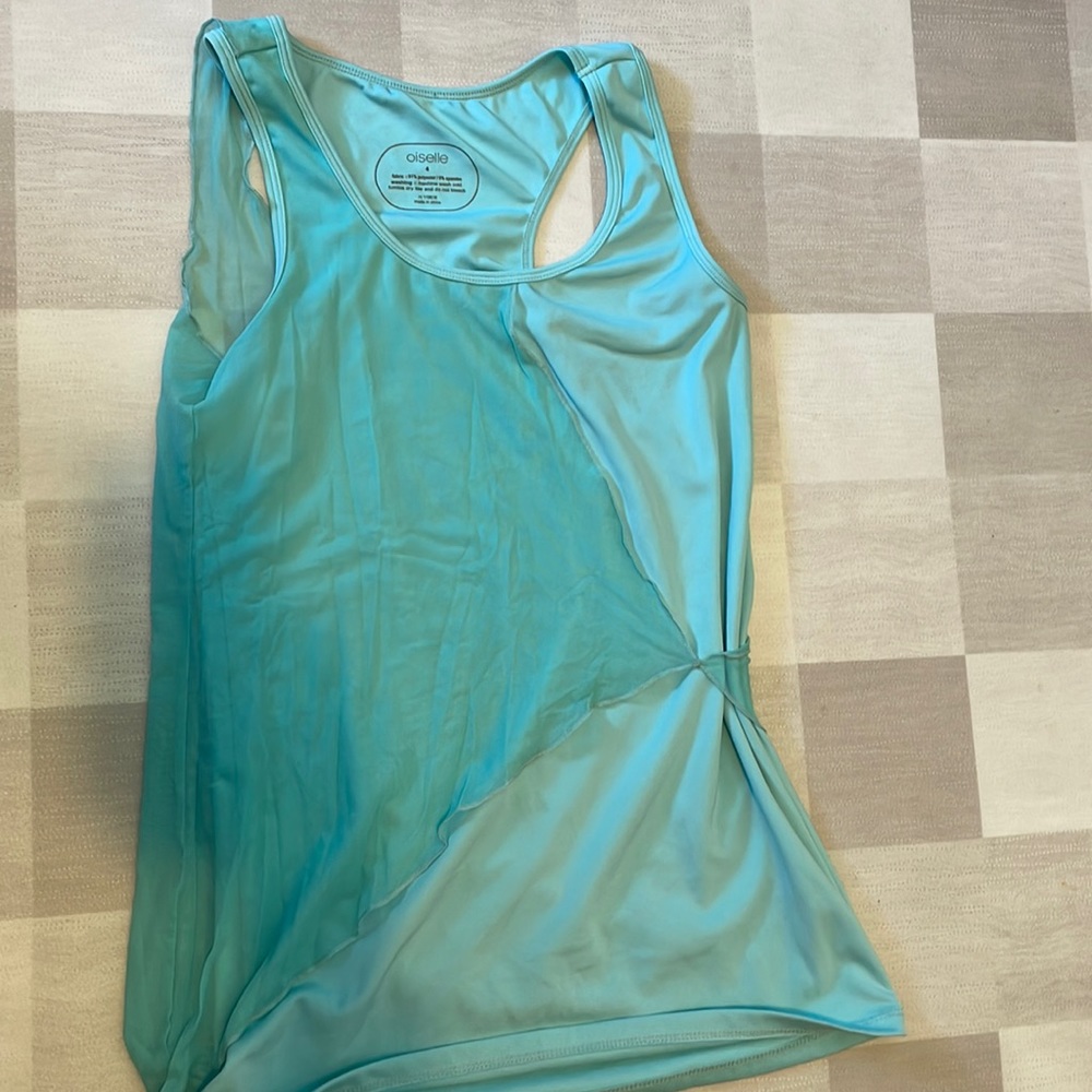 Soft oiselle tank with gauze flows layer